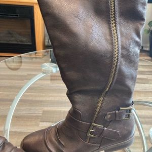 New with tag’s brown Rampage boots size 9